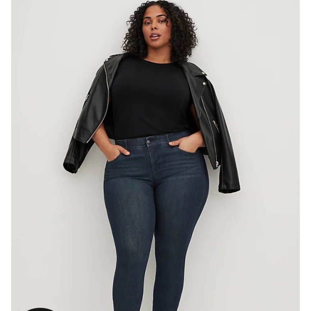 BNWT Torrid Dark Wash Bombshell Skinny Jean Size 22 Extra Tall